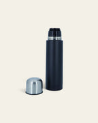 Termo Mate Listo Boldo de acero inoxidable en color negro mate con tapa metálica desenroscada